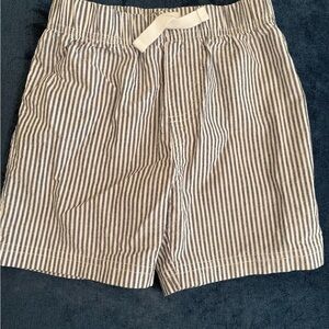 Carter’s ticking striped shorts.  24 months. Excellent condition.